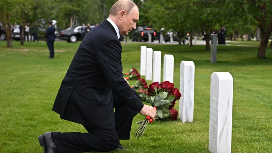 Ofrenda floral de Putin en cementerio de Alaska donde yacen restos de pilotos soviéticos