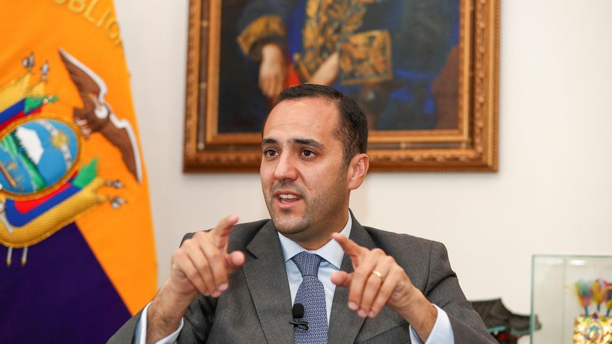 Ecuador anunciará este mes su plan de regularización de migrantes venezolanos
