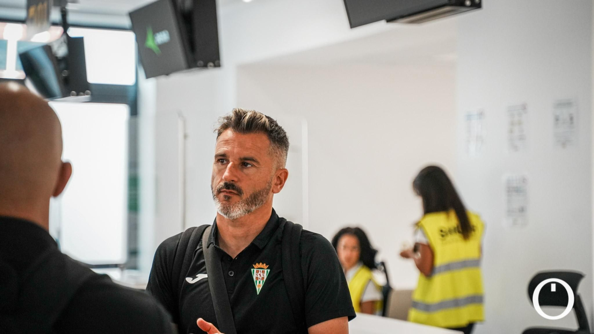 El Córdoba CF ya viaja en avión camino a Gijón