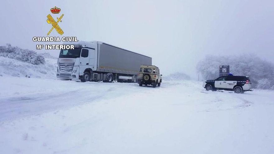 Rescate de camión extranjero en Foncebadón 2