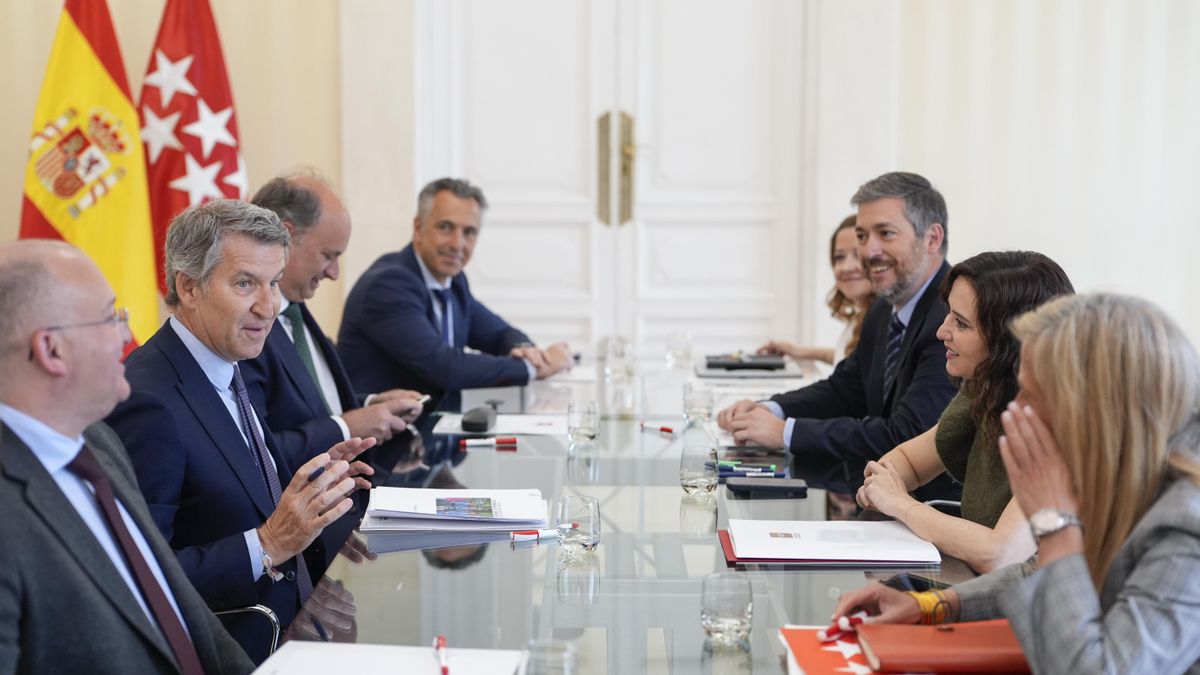 Feijóo se reúne con Ayuso y anuncia más citas con los demás presidentes del PP