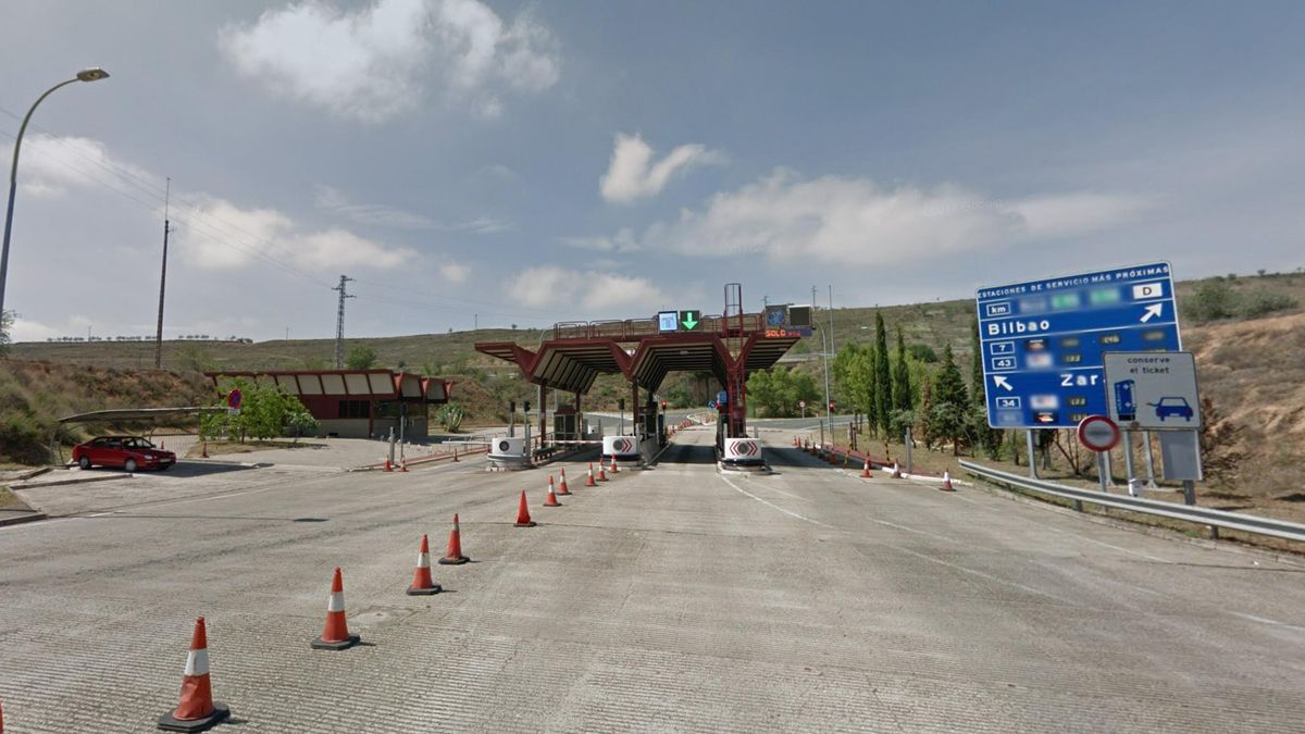 Dos heridos en un choque entre un camión de gasoil y un coche en la AP-68