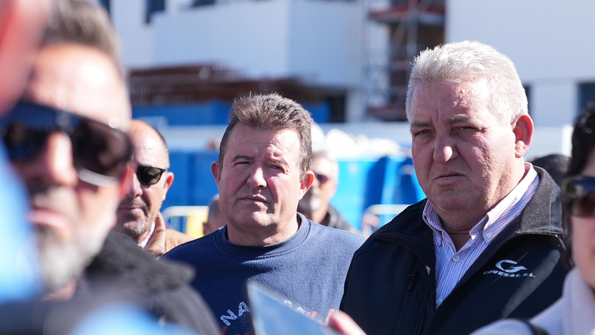 Antonio Herencia (UGT) y Esperanza Sánchez (CCOO Hábitat) atienden a los medios durante la huelga de gruistas en Córdoba