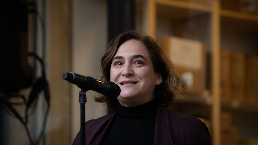 La alcaldesa de Barcelona, Ada Colau, interviene en la inauguración de las viviendas cooperativas de Cirerers en Nou Barris, a 31 de marzo de 2022, en Barcelona, Cataluña (España).