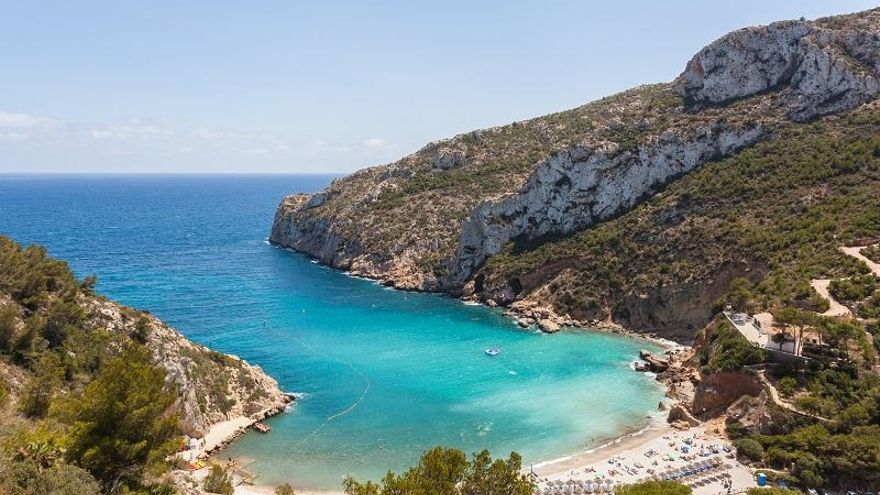 ¿Dónde bañarse en España? Mejor pegarse un chapuzón en la playa que en ríos y lagos