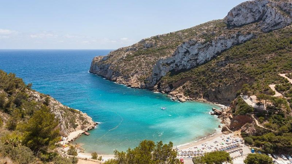 ¿Dónde bañarse en España? Mejor pegarse un chapuzón en la playa que en ríos y lagos