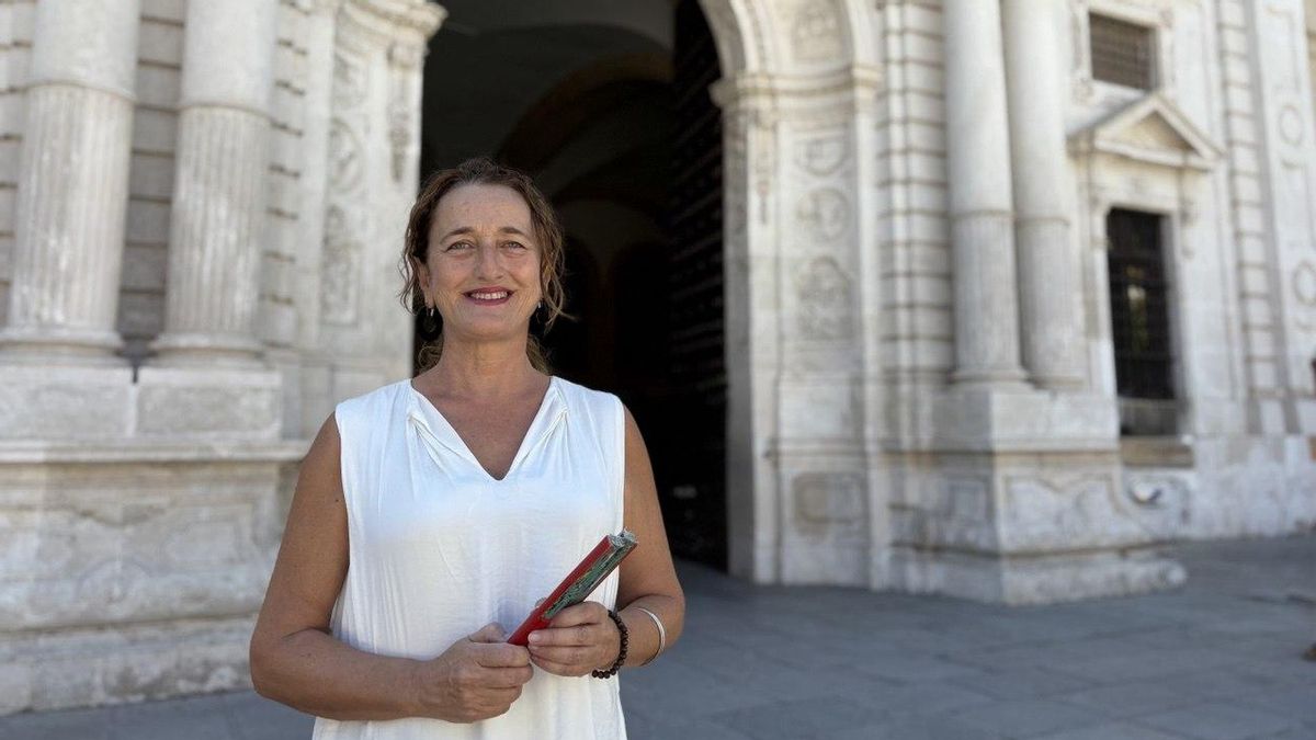 La catedrática Lola Lopez lleva vinculada a la Universidad de Sevilla desde 1981
