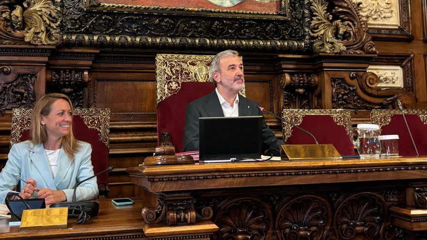 El alcalde de Barcelona, Jaume Collboni, durante el pleno del viernes