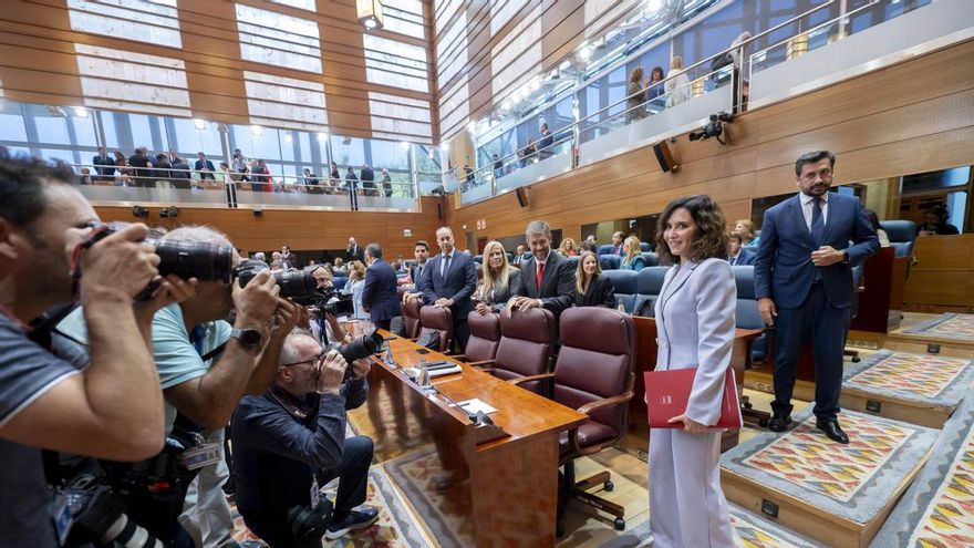 La presidenta madrileña, Isabel Díaz Ayuso, a su llegada a la Asamblea de Madrid.