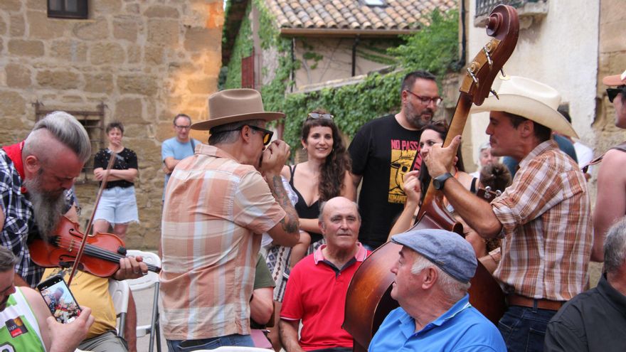 Redoladas: arte, circo y música en pequeños pueblos alrededor de Huesca