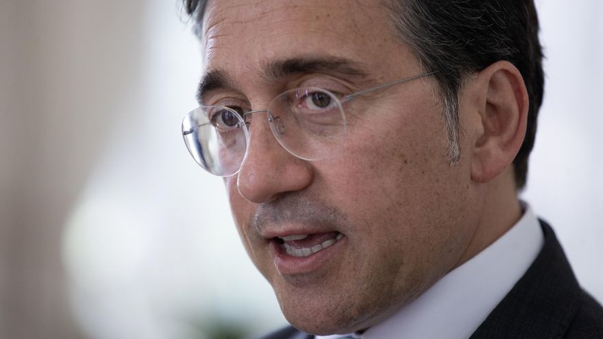 El ministro español de Asuntos Exteriores, José Manuel Albares, habla durante una rueda de prensa este martes, en Santo Domingo (República Dominicana). EFE/ Orlando Barría