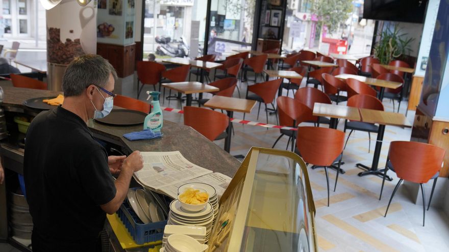 El empleo aumentó en 569.600 trabajadores en verano aunque el paro subió en 355.000 personas