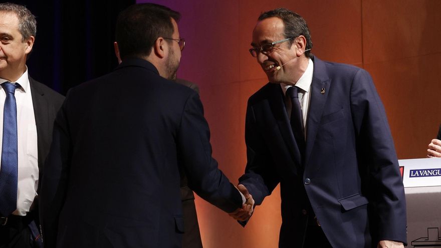 El presidente de la Generalitat y candidato de ERC a la reelección, Pere Aragonès, y el exconseller Josep Rull.