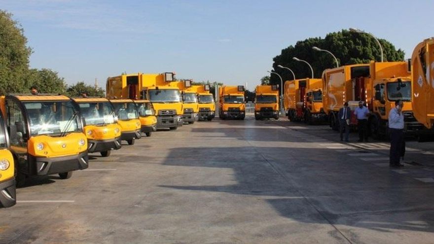 El foco político sigue en la limpieza: Sevilla alquilará camiones de basura ante el mal estado de la flota municipal