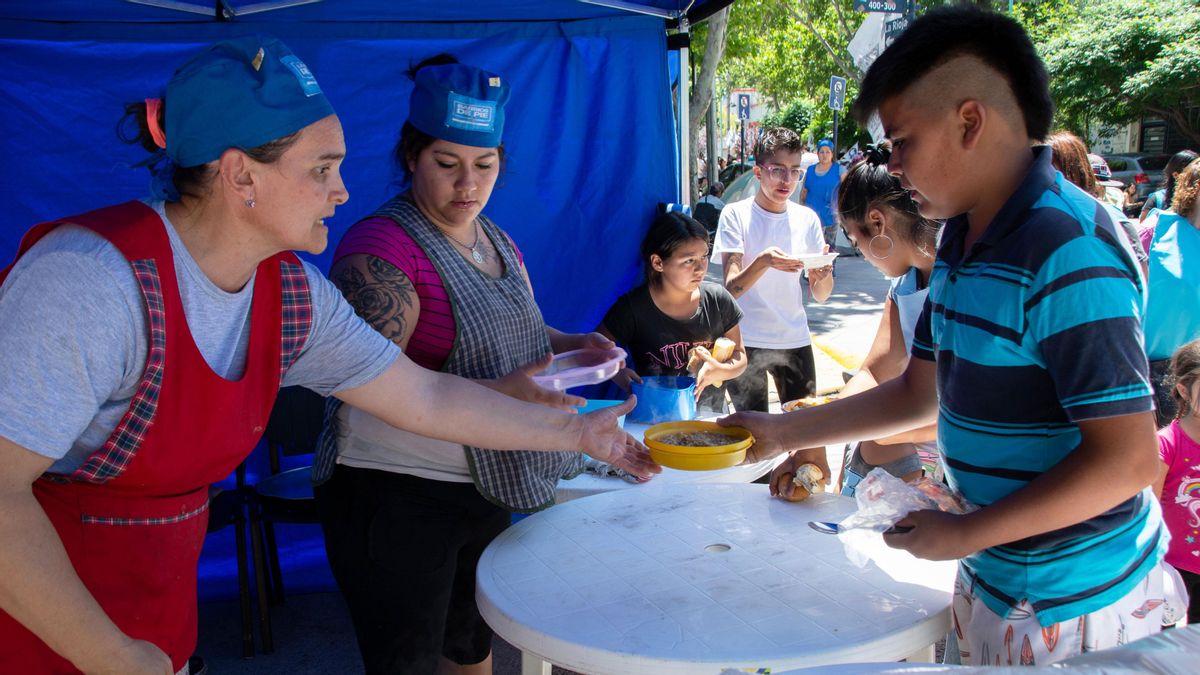 Barrios de Pie instalará una olla popular frente a la casa de Adorni