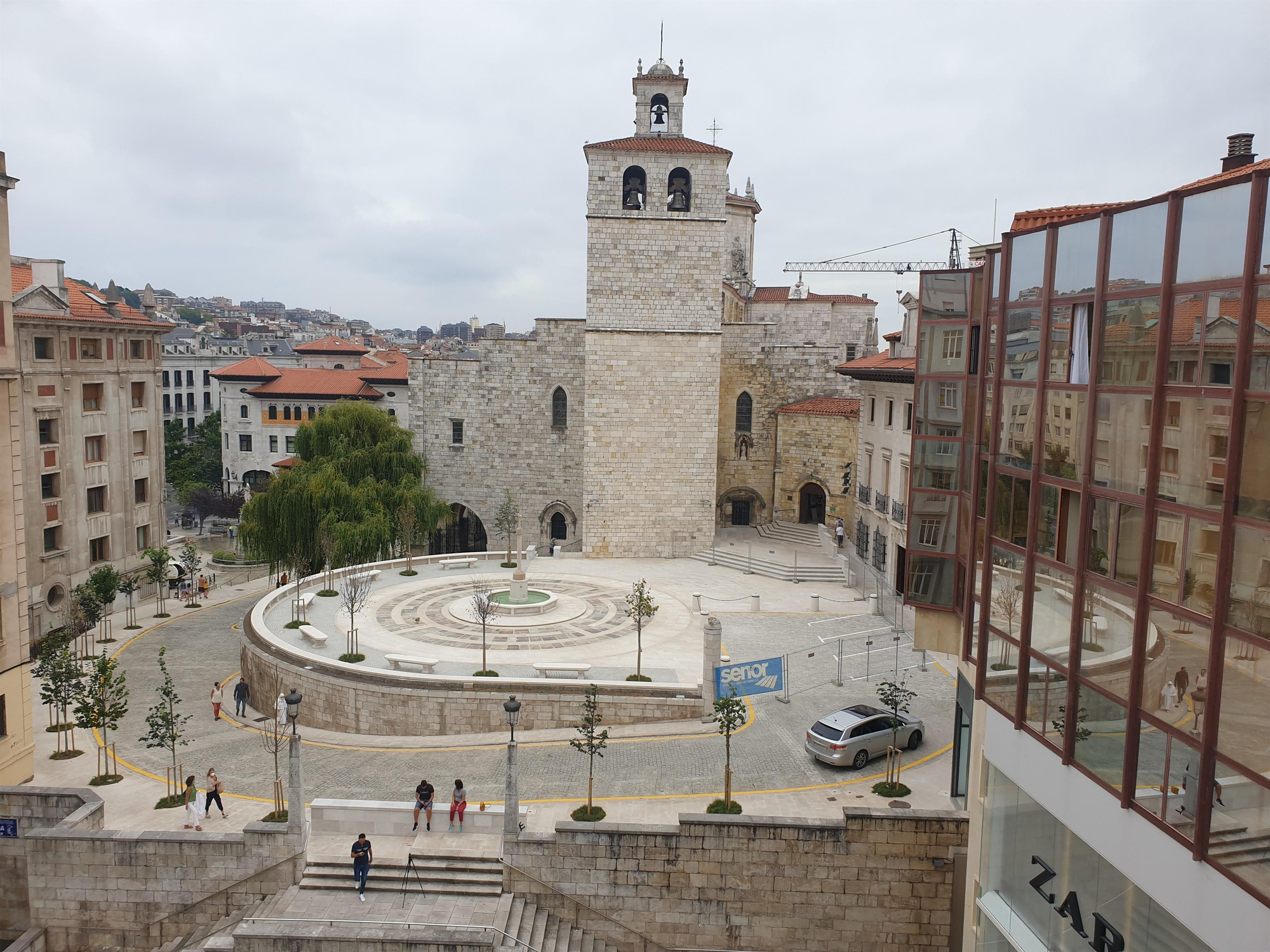 Plaza de la catedral de Santander.