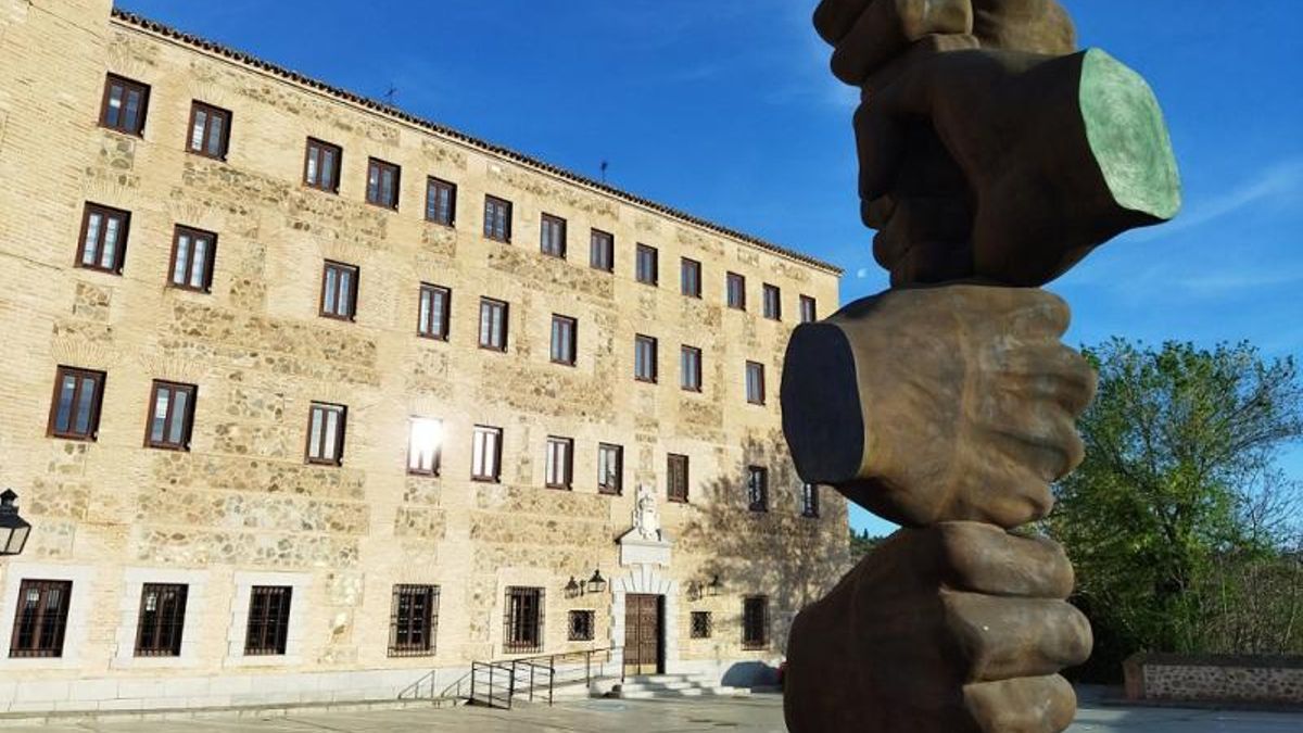 Una exposición o visitas teatralizadas: la celebración de la Constitución en las Cortes de Castilla-La Mancha