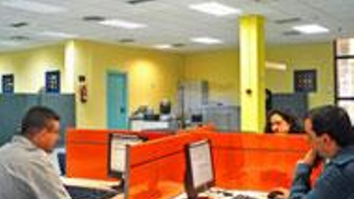 Asturias registró un descenso del paro en abril y contabiliza un total de 1.645 personas menos en las oficinas de empleo