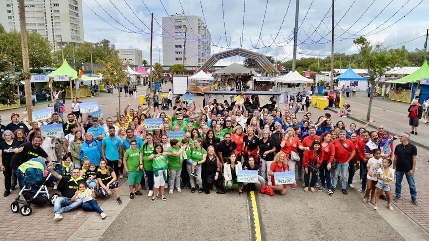 Entrega de la recaudación de las peñas de Santander