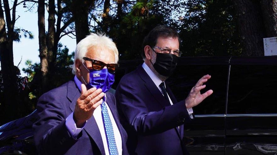 Felipe González y Mariano Rajoy reclaman su derecho a opinar frente a "torquemadas que florecen por doquier"