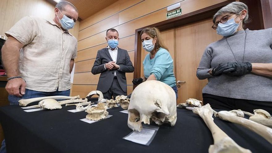 Al contrario de lo que se pensaba hasta ahora, todos los miembros de la comunidad eran enterrados de la misma forma, en fardos de material vegetal de junco o con pieles de animales
