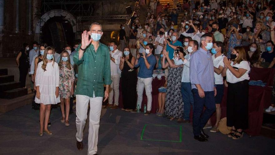 La familia real entrando al Teatro Romano de Mérida el miércoles pasado