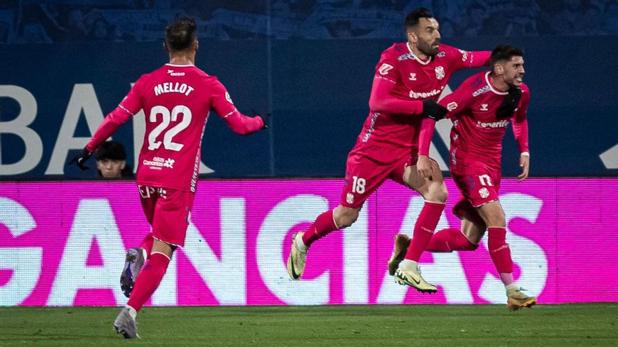 El Tenerife buscará su primera victoria foránea en Santander