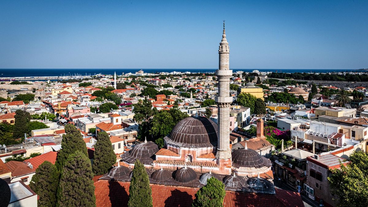 Alminar y cúpulas de la Mezquita de Solimán desde la Torre del Reloj.