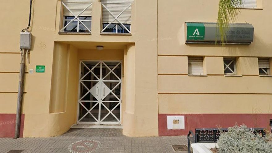 Un centro de salud, sin cuatro de sus seis médicos y los que quedaban, atendiendo urgencias
