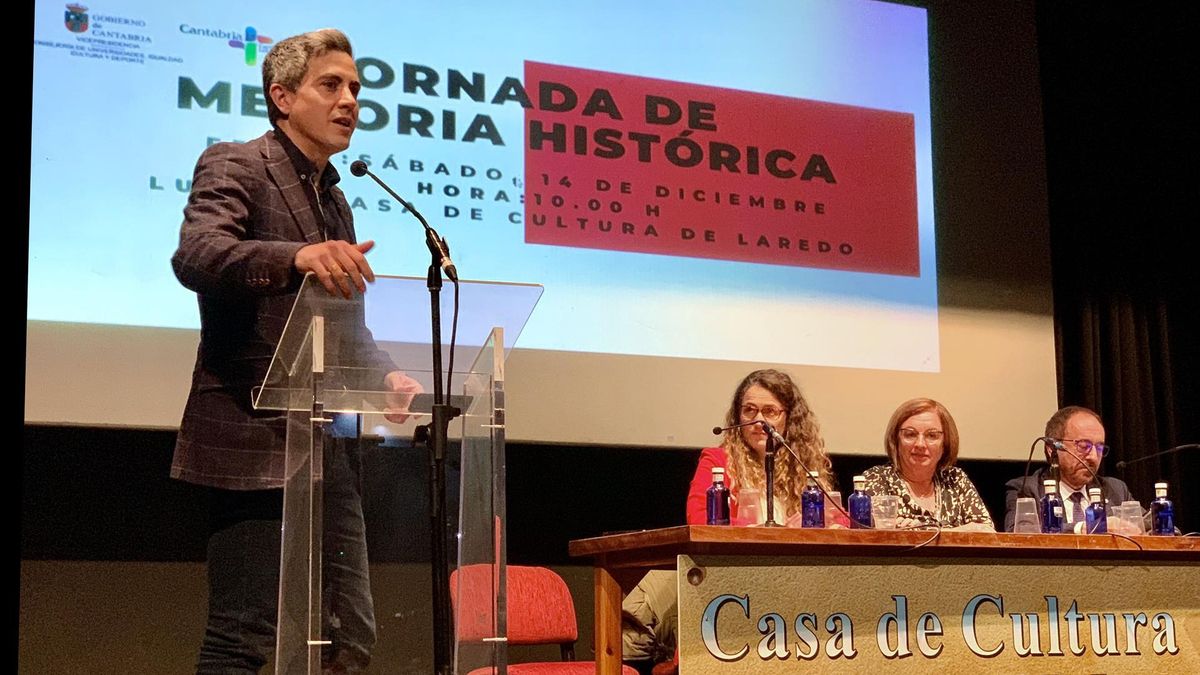 El vicepresidente, Pablo Zuloaga, en una jornada sobre memoria histórica en Laredo