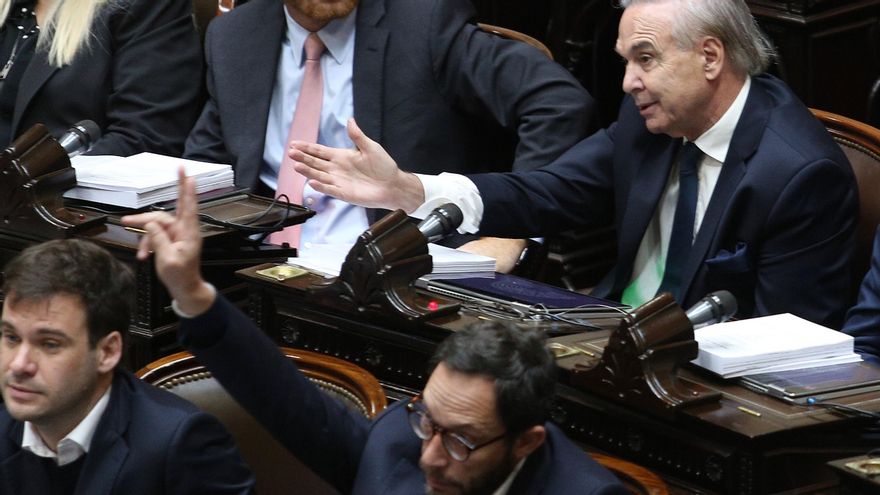 Tres gobernadores peronistas le darían votos al Gobierno para un capítulo clave de la ley Bases