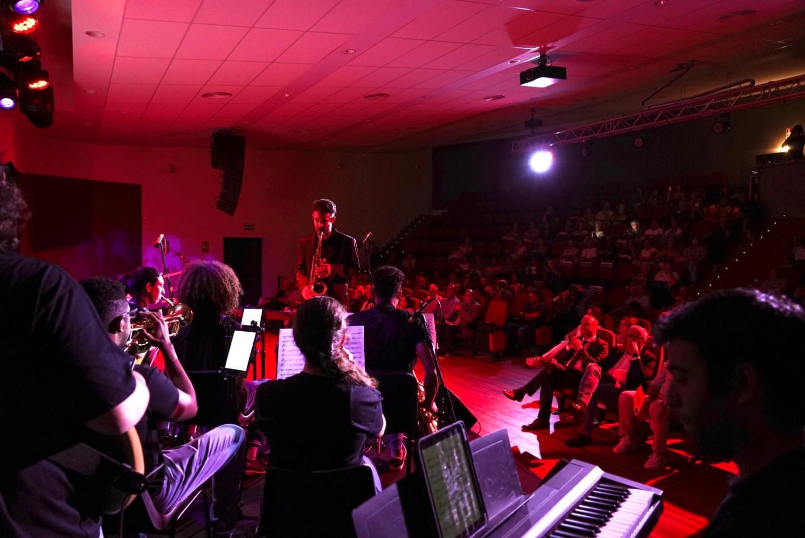 La Joven GranCanariajazz Big Band protagonizó la apertura del acto.
