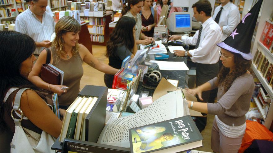 El proyecto de ley ómnibus pone en jaque a las librerías y las editoriales