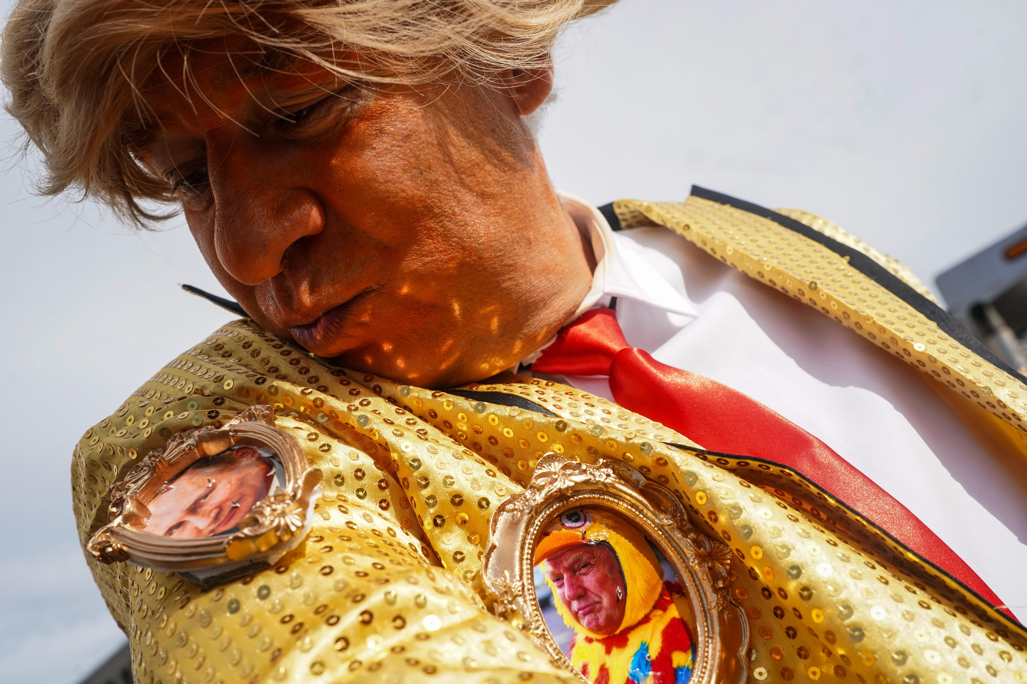 Un hombre vestido como Trump, en la protesta No Kings, el 18 de octubre de 2025 en Washington, DC.