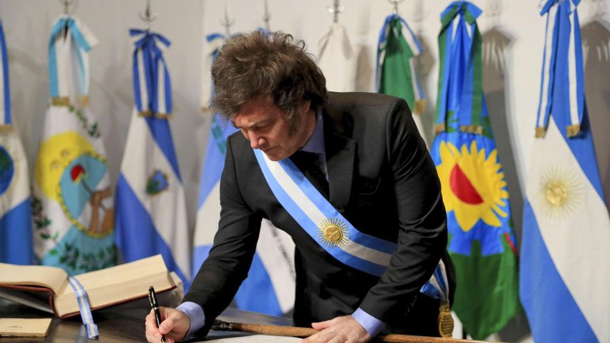 Con la presencia de 18 gobernadores, Javier Milei logró firmar el Pacto de Mayo