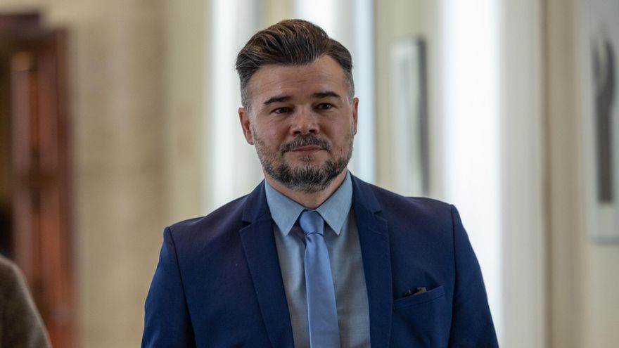 El portavoz de ERC en el Congreso, Gabriel Rufián, a su llegada a la Junta de Portavoces del Congreso de los Diputados, a 9 de diciembre de 2025, en Madrid (España).