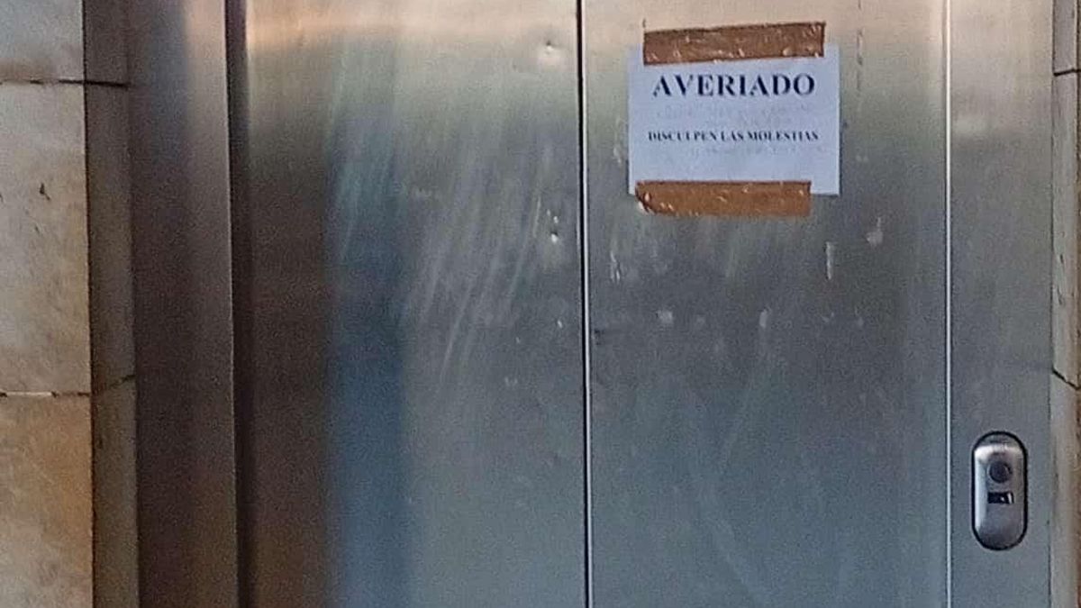 La rotura del único ascensor de la estación de autobuses de Toledo y la indignación