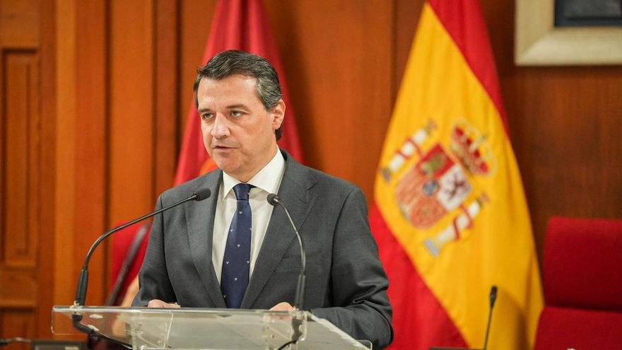 El alcalde, José María Bellido, en el debate.