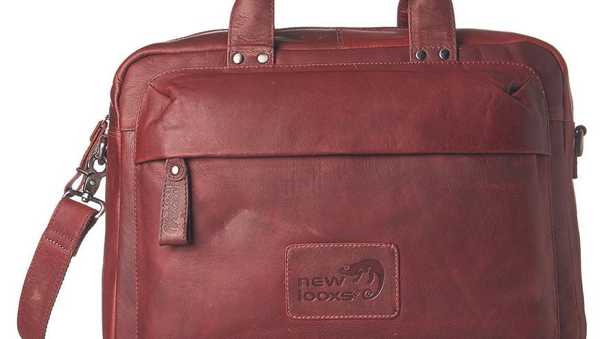 Una elegante bolsa de cuero marrón de Newlooxs, provista de una bandolera ajustable y de un asa adicional