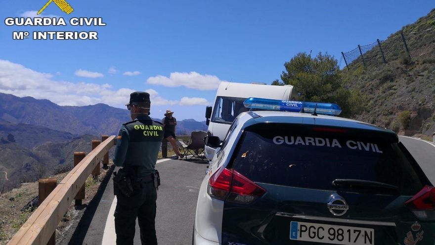 Guardia Civil encuentra a una pareja en su autocaravana