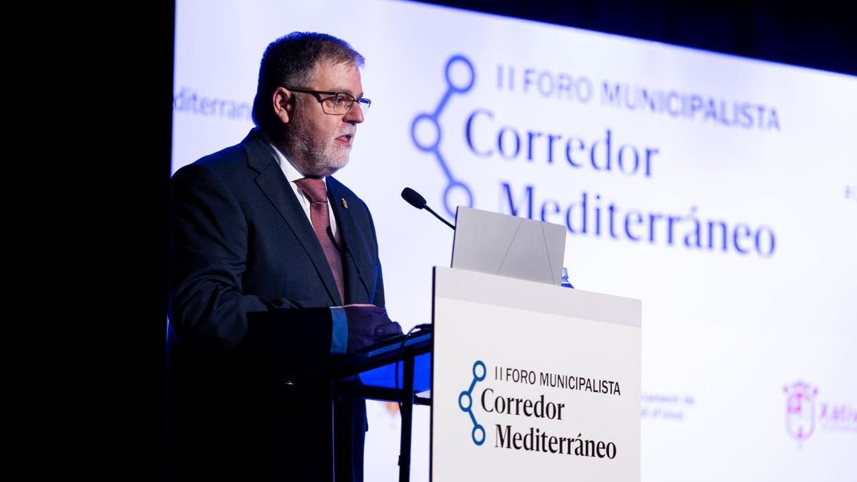 El alcalde de Villena, Fulgencio Cerdán, durante la inauguración del evento.