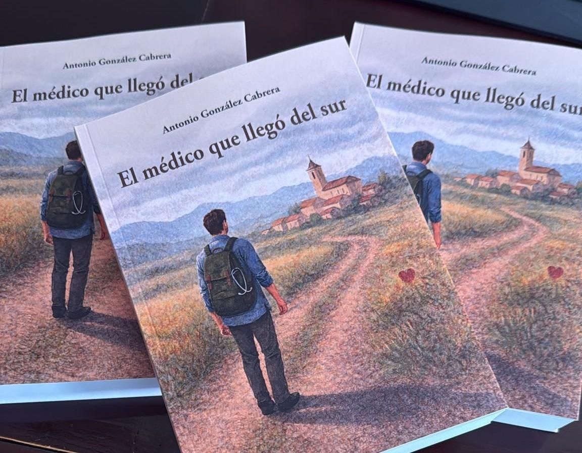 Varios ejemplares del libro 'El médico que llegó del sur', de Antonio González Cabrera