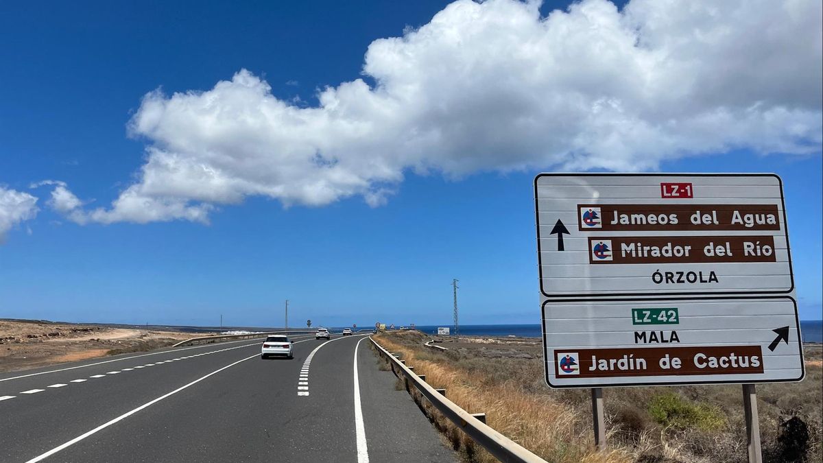 El Cabildo de Lanzarote retira 700.000 kilos de basura de las carreteras para "reforzar la imagen como destino turístico sostenible"
