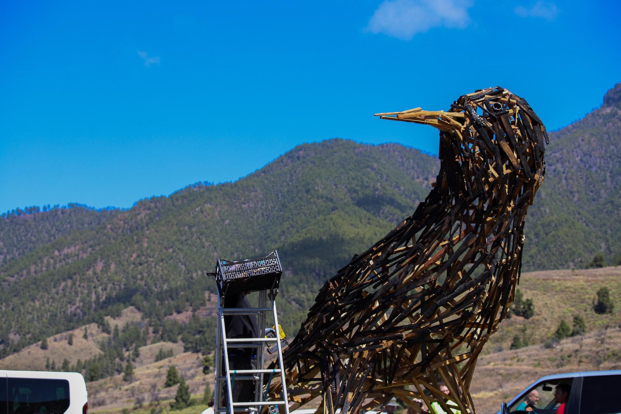 Arte efímero de conciencia ecológica en las calles de El Paso. LUIS GONZÁLEZ MORERA/EFE