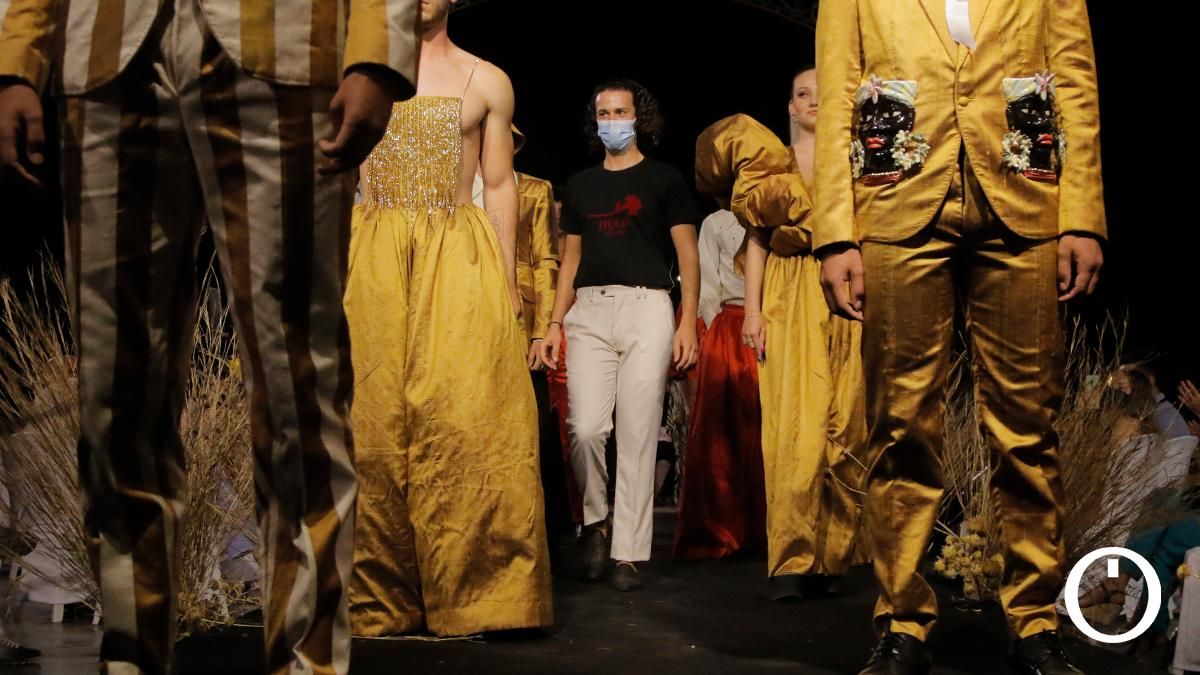 Desfile de la nueva colección de Hugo Clavelina