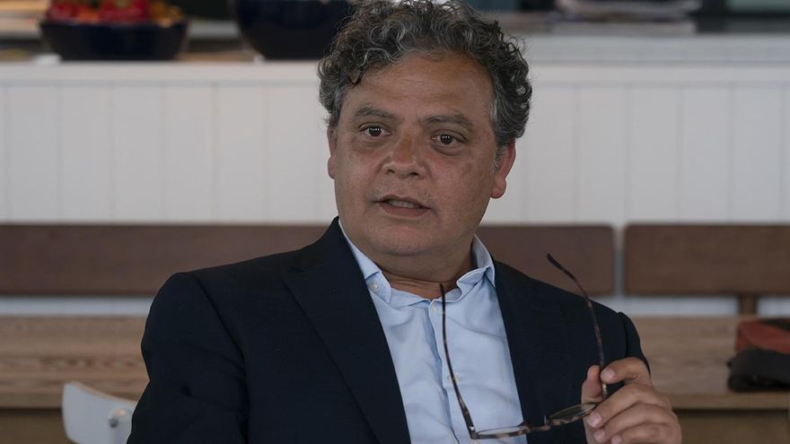 Carlos Dada: “La democracia en El Salvador era tan débil que no resistió al populismo de Bukele ni cinco minutos"