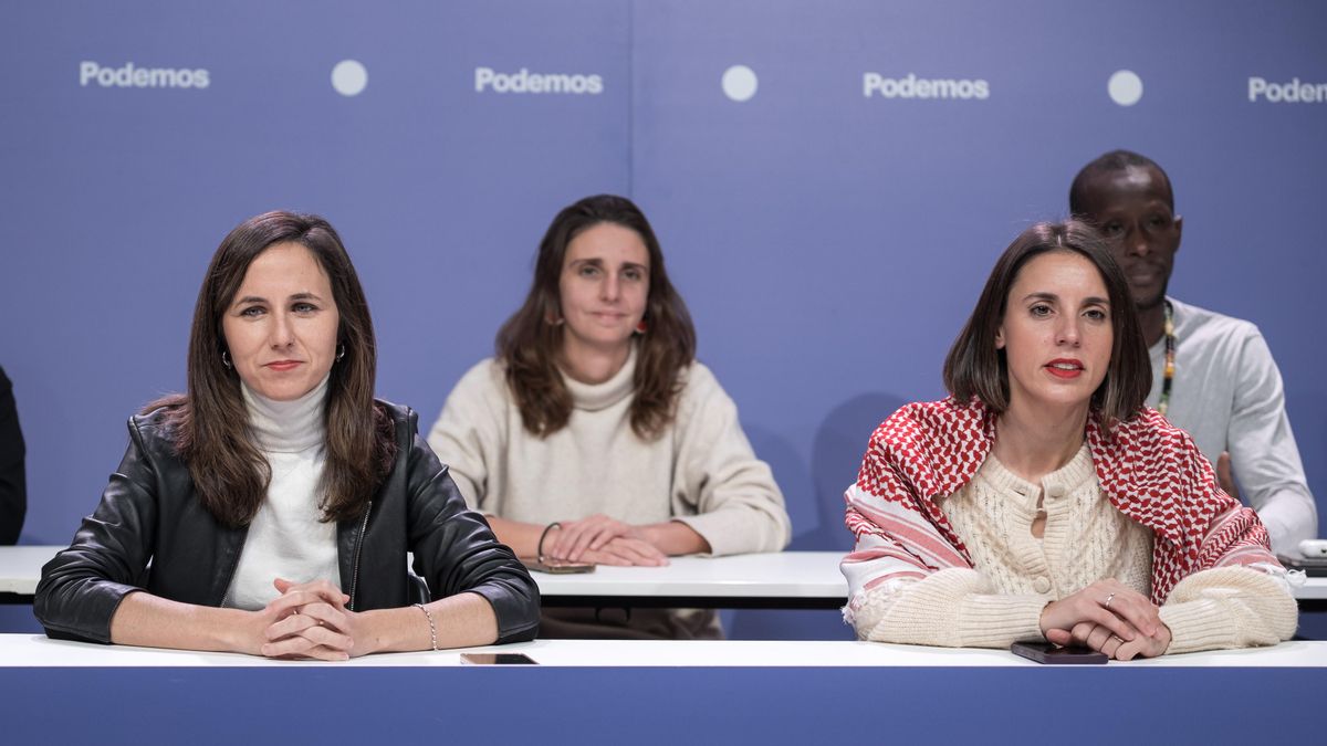 La secretaria general de Podemos, Ione Belarra (i), y la secretaria política y eurodiputada de Podemos, Irene Montero (d), preside el Consejo Ciudadano Estatal de Podemos, en la sede de Podemos. (Archivo)