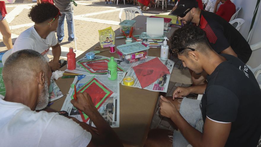 El Gobierno trabaja con Ceuta en otra vía para trasladar a los menores migrantes: ceder su acogida a ONG