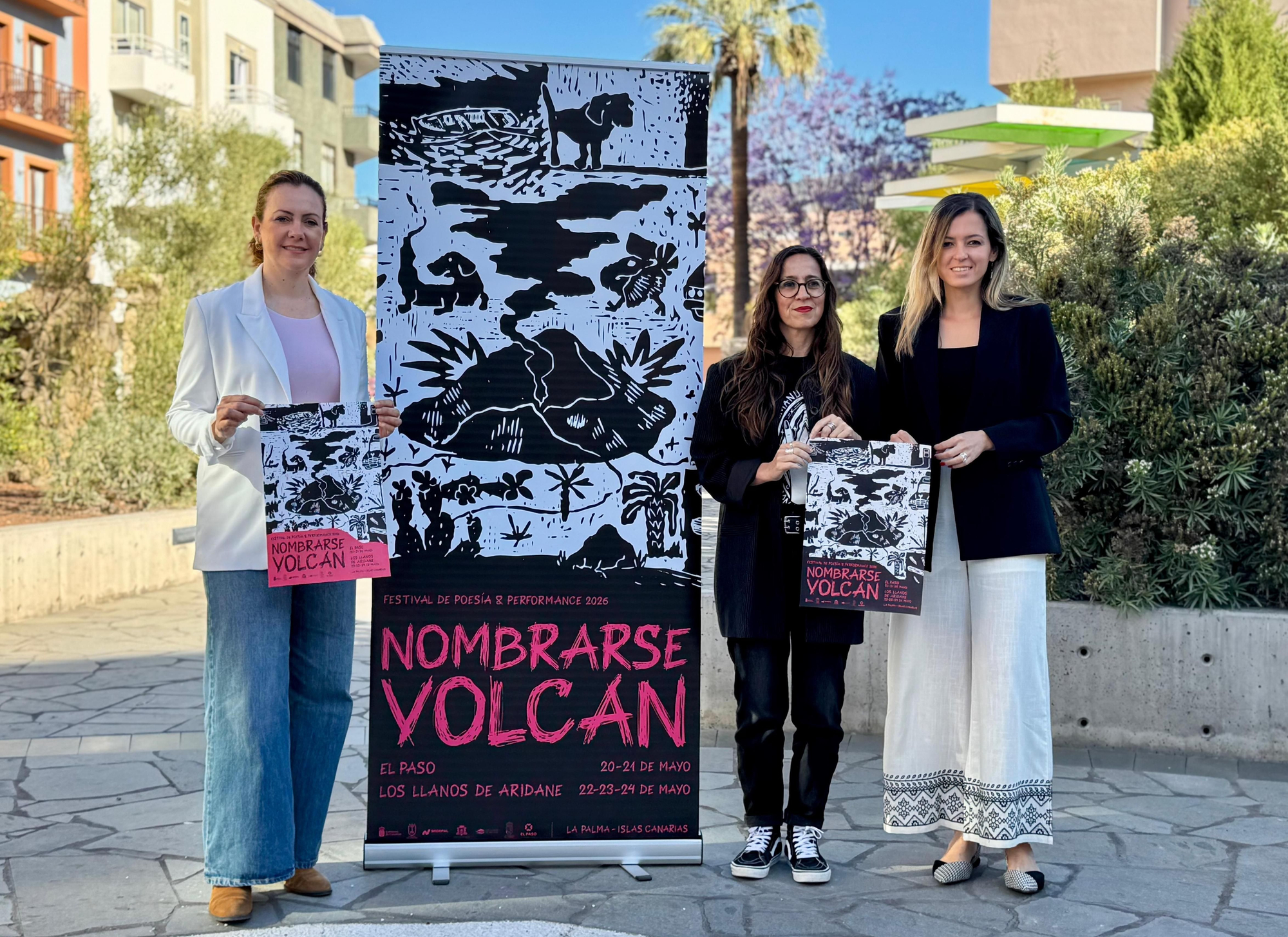 El Cabildo respalda una nueva edición de Nombrarse Volcán, un festival que llena La Palma de poesía, música y arte en la calle.
