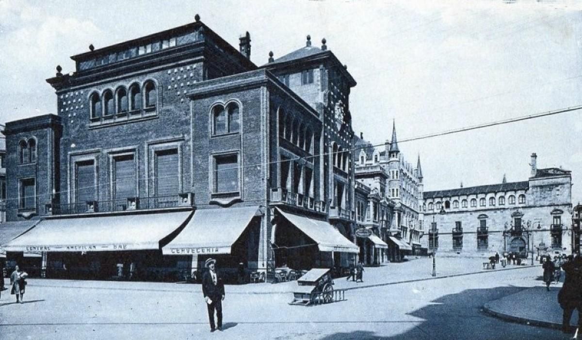 El Café Central de León en los años 30.
